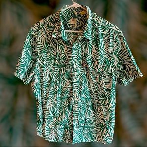 LEVI’S XLT Mens short sleeved button up shirt with tropical print
